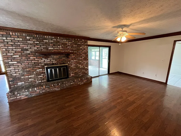 3911 Curry St — Photo 15