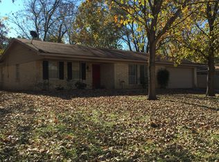 110 Spruce St, Palestine, TX 75803