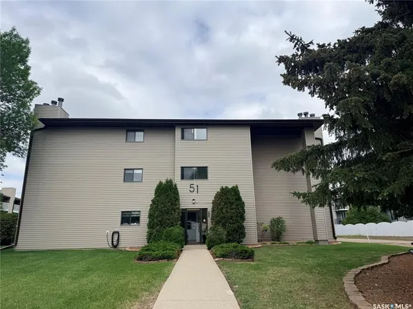 UNIT 201-51 Wood Lily DRIVE, Moose Jaw, SK S6J 1H1