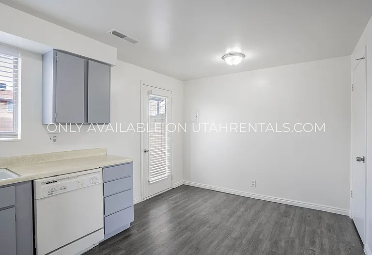 170 W 100 N — Photo 2