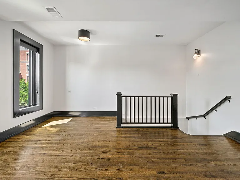3513 N Sheffield Ave #3 — Photo 8