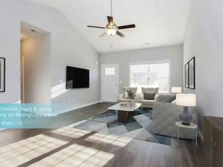 1043 Echo Ridge Rd — Photo 2
