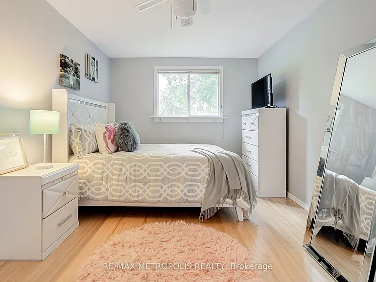 287 Waverly St N #UPPER — Photo 4