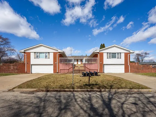 5870 Garrett Ln, Rockford, IL 61107