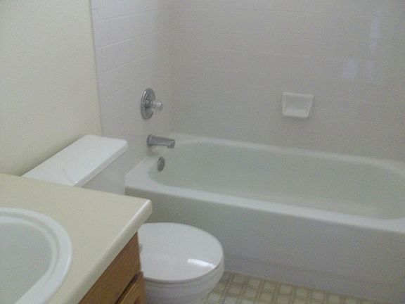 3rd image of 3413 Crescent Dr