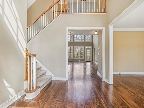 3rd image of 125 Crabapple Way