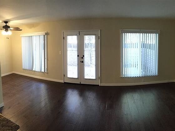 4th image of 380 N Hollywood Way