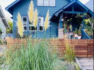 2739 NE Halsey St, Portland, OR 97232