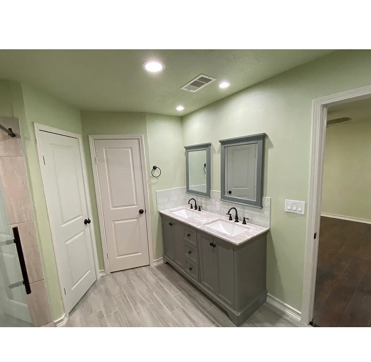 4 bed, 2.5 bath, 2155 sqft, $2,075 — Photo 2