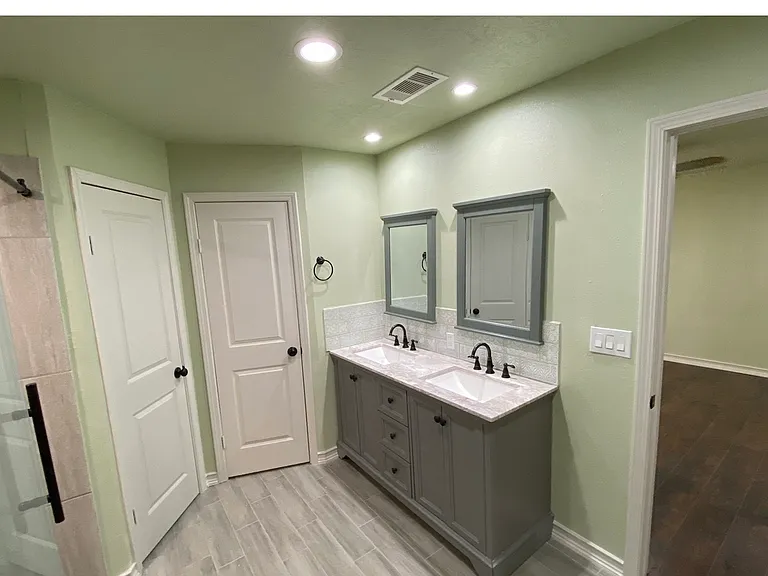 716 River Plantation Dr — Photo 2