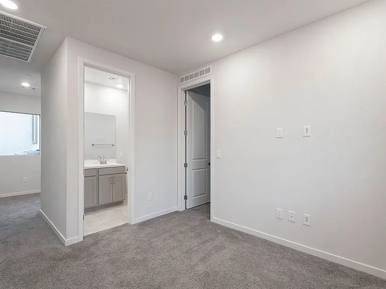 11620 Desert Hollow Ave — Photo 22