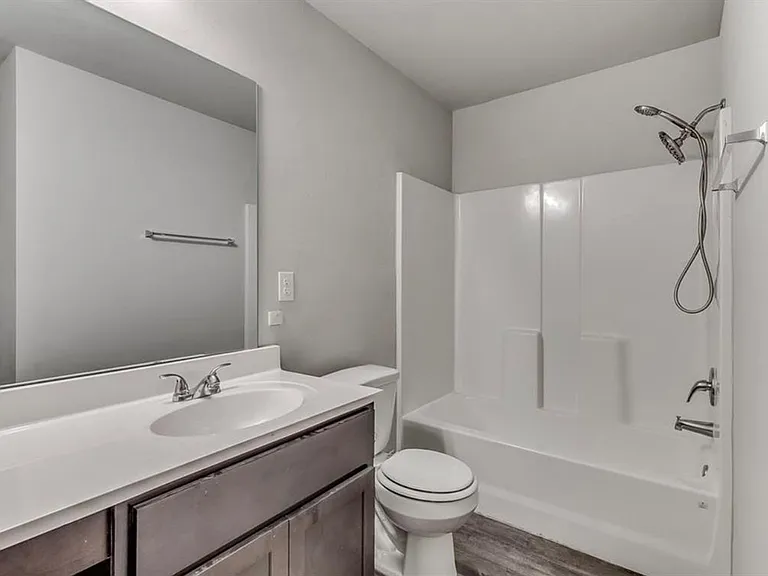9505 NW 119th St — Photo 12