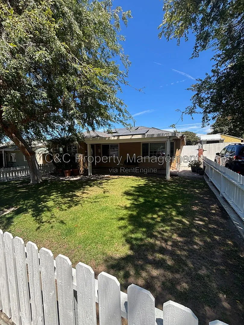 3 bed, 2.5 bath, 1570 sqft, $5,400 — Photo 1