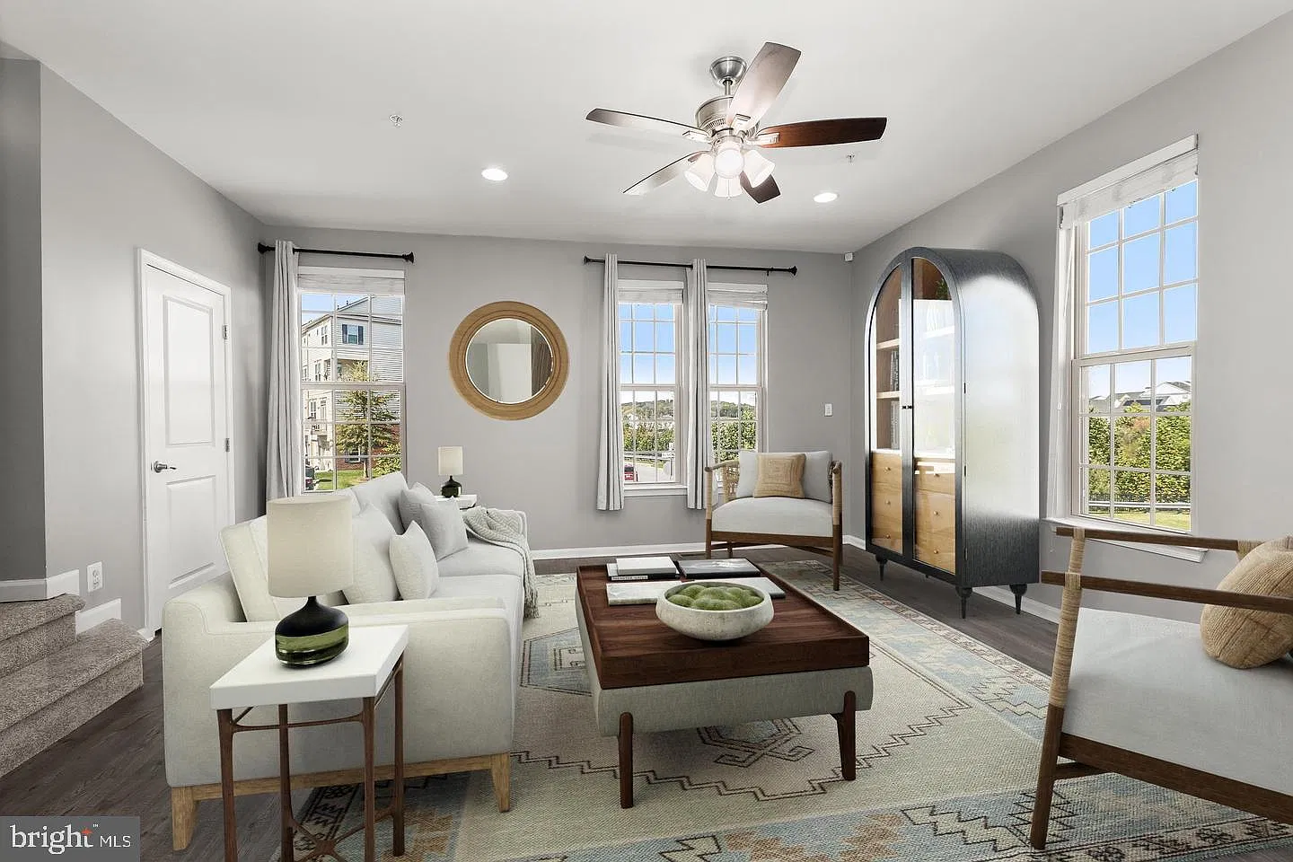 3 bed, 4.0 bath, 2320 sqft, $2,800 — Photo 3