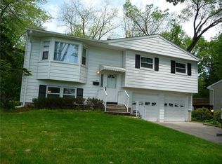 68 Old Stage Rd, East Brunswick, NJ 08816