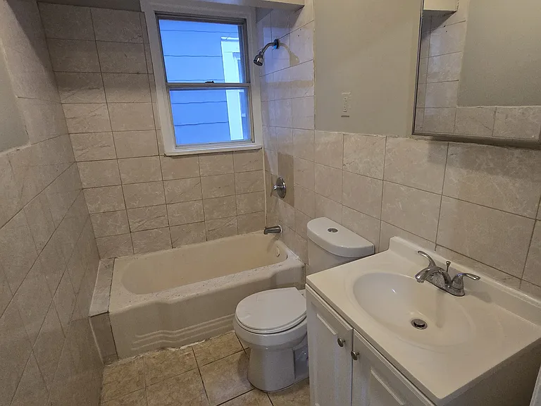 164 Watson Ave #G2 — Photo 3