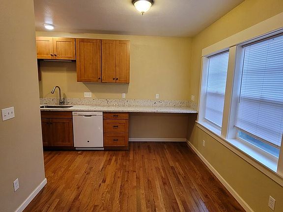 3rd image of 1776 NE Lombard St #9307507