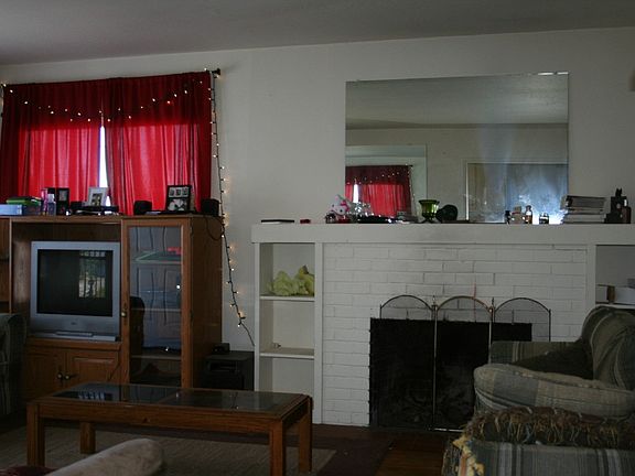 3rd image of 250 NE Kettle St