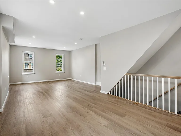 405 School St #2 — Photo 9