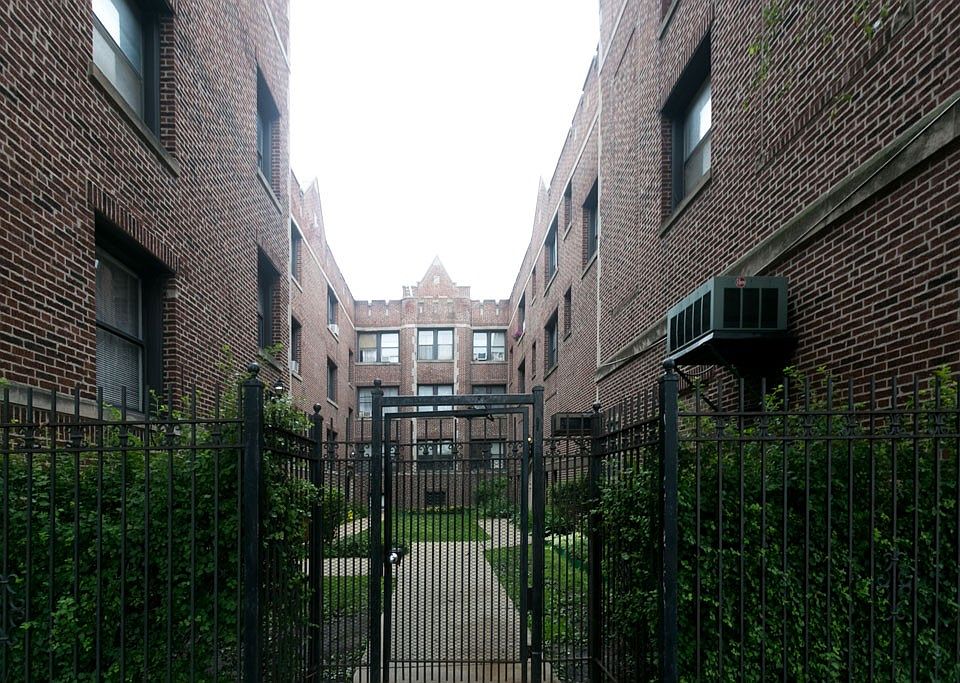 1st image of 3125 N Hamlin Ave #A4