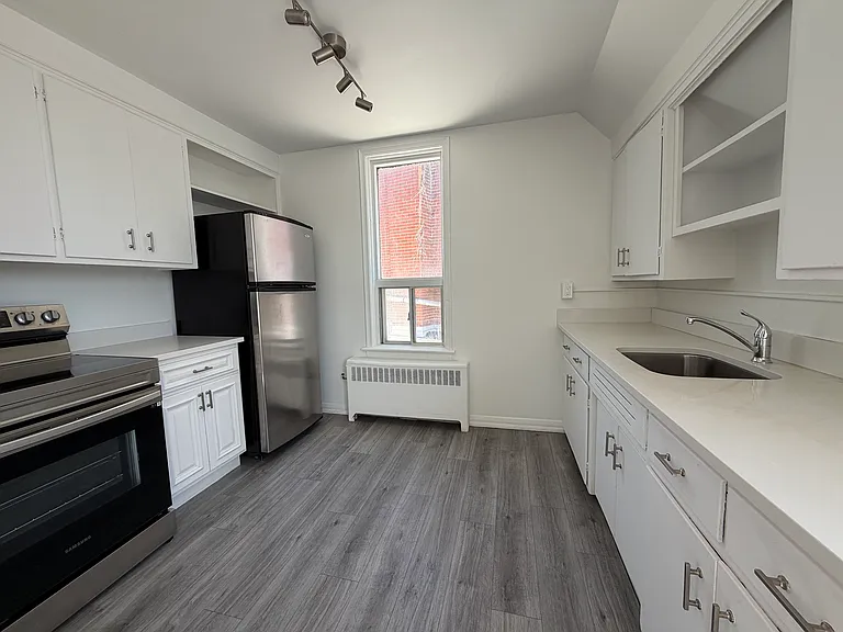 136 Weber St E #10 — Photo 4