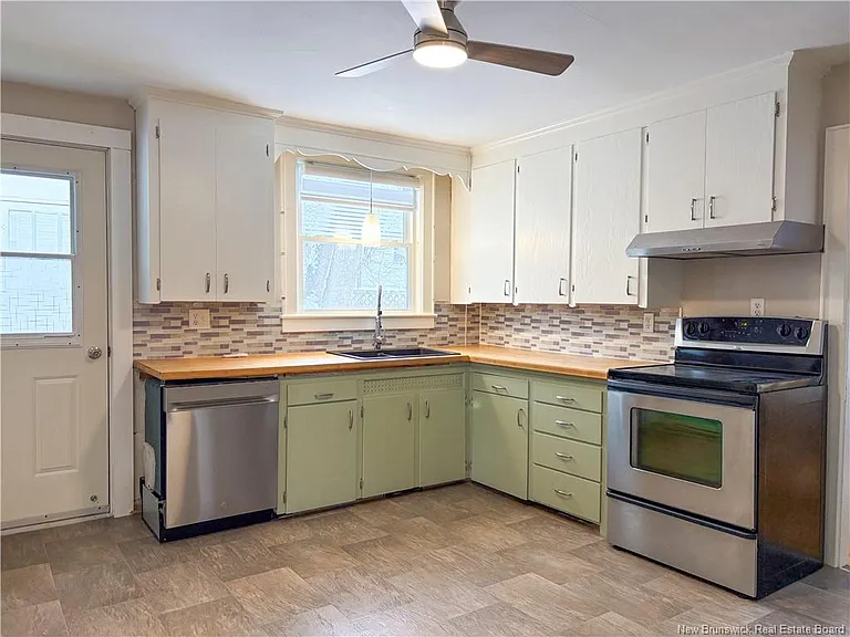 116 Union St — Photo 16