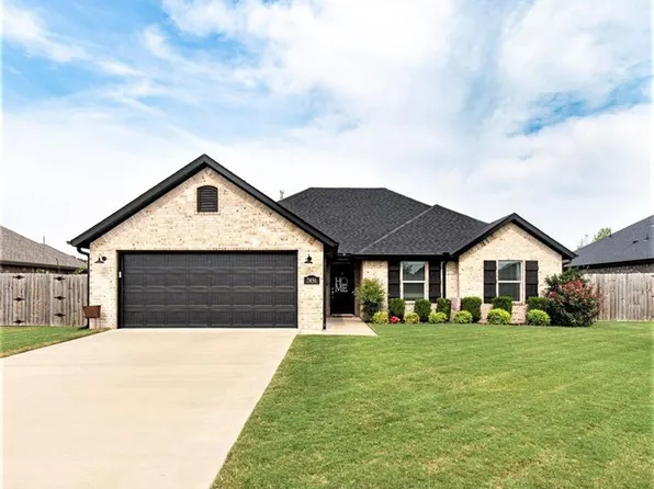 7456 Drury Ave, Springdale, AR 72762