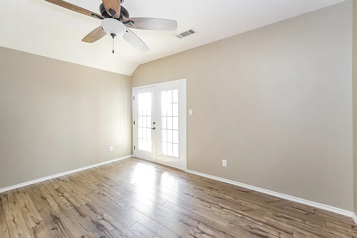 9865 Gallatin Ln — Photo 13