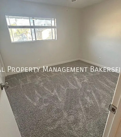 2425 Olive St #2425 — Photo 6