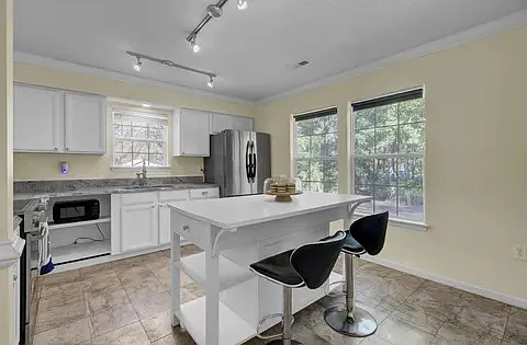 130 Elker Dr — Photo 10
