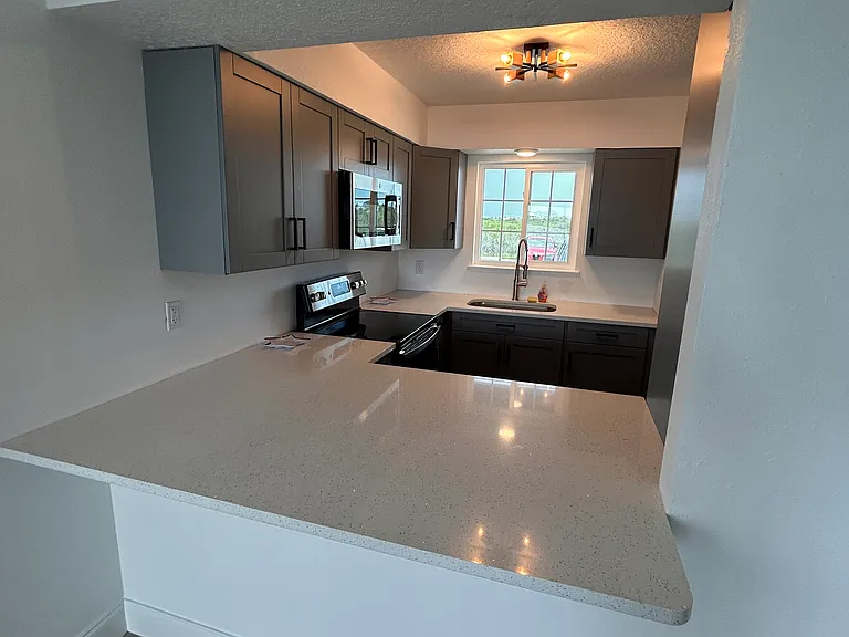 410 Ocean Marina Dr — Photo 6