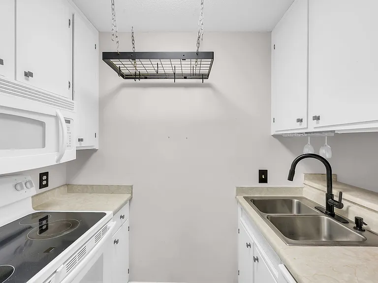 435 Salt Marsh Cir #19F — Photo 9