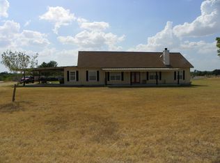 879 Smith Falor Rd, Seguin, TX 78155