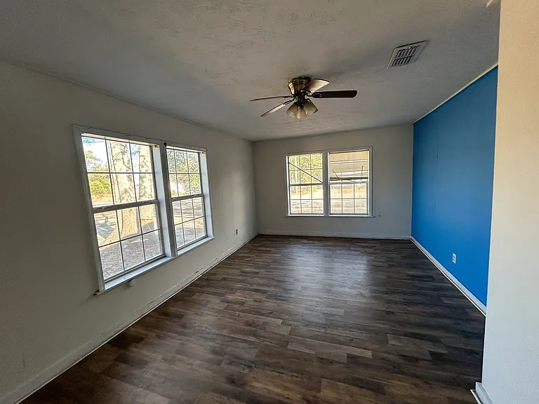 507 College Ave S — Photo 10