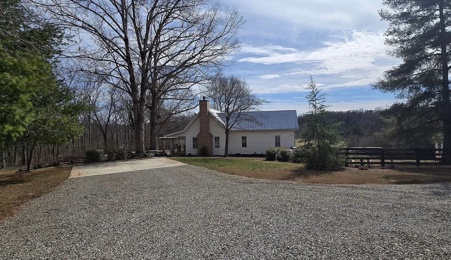 Charming Jasper Farmhouse — Photo 2