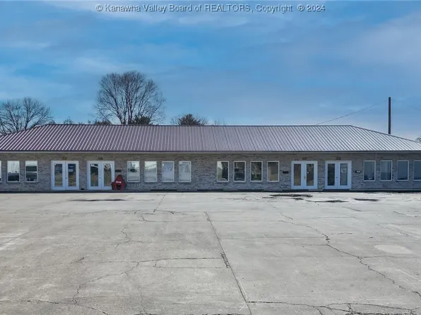 108 Royal St, Ravenswood, WV 26164