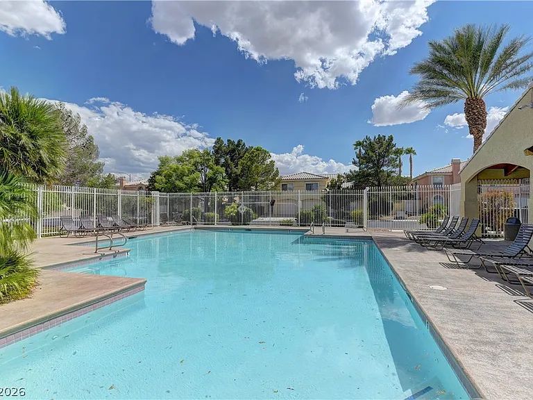8428 Majestic View Ave — Photo 32