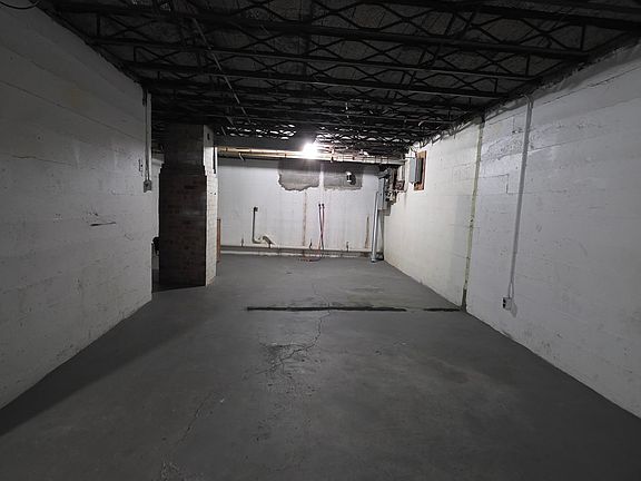 3rd image of 710 8th Ave N #710