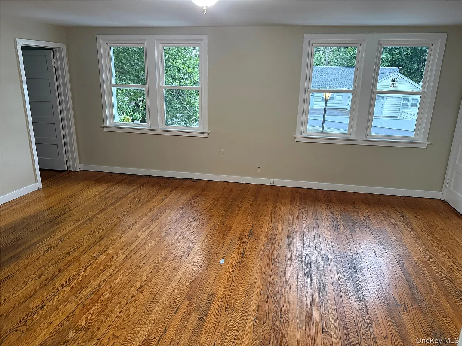 3 bed, 1.0 bath, 1200 sqft, $2,700 — Photo 2