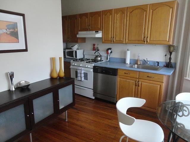 2nd image of 154 Undercliff Ave