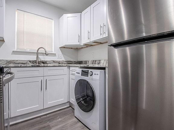 5th image of 201 N Pierce St APT 12