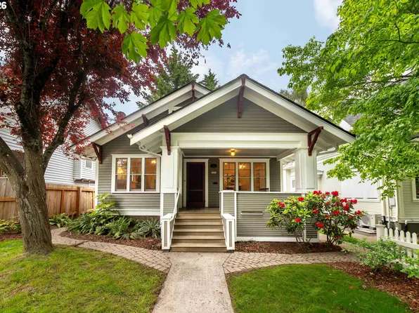 3203 SE Tibbetts St, Portland, OR 97202
