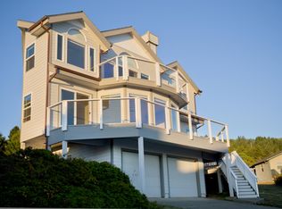 216 Sea View Rd, Whitethorn, CA 95589