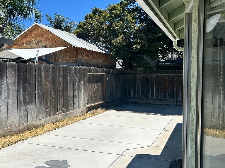 1691 Yorktown Ct — Photo 24