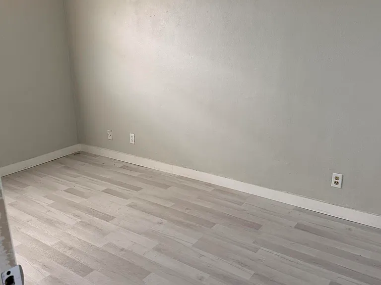 1400 NE 57th St #302 — Photo 11