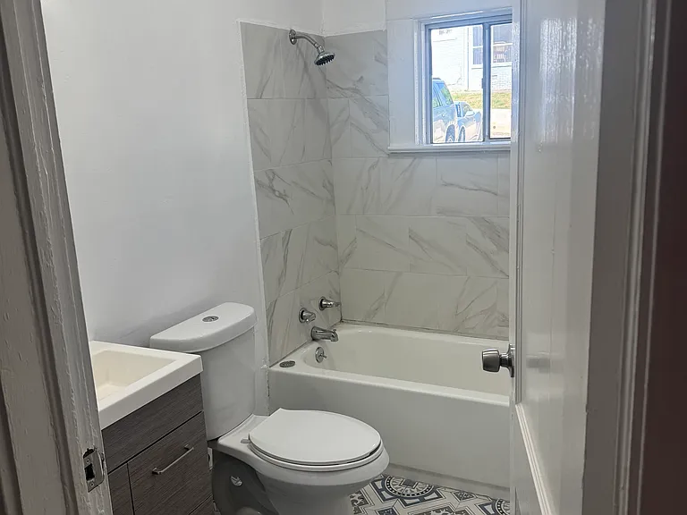 415 Hopkins St SW — Photo 12