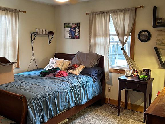 3rd image of 126 E Randolph St