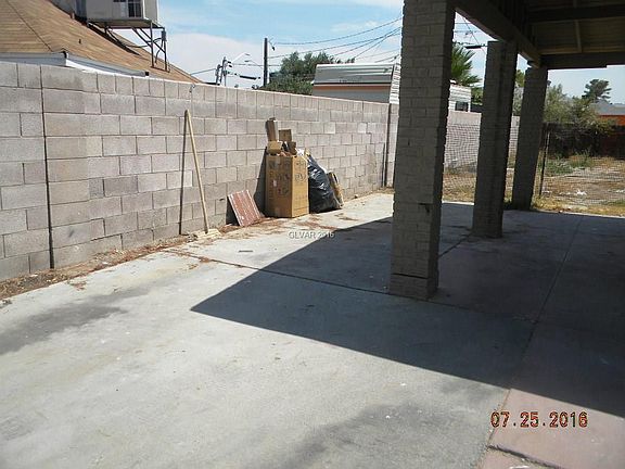 3rd image of 1138 Norman Ave
