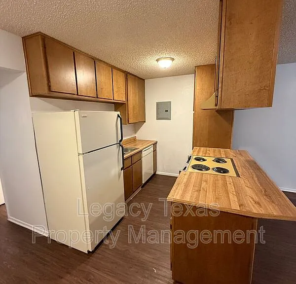 1708 Short St #B — Photo 3