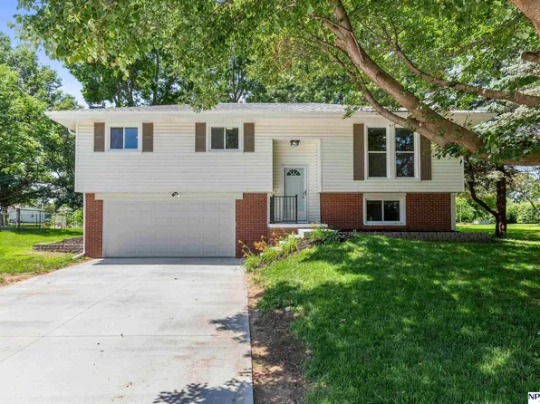 1436 N 147th Plz, Omaha, NE 68154